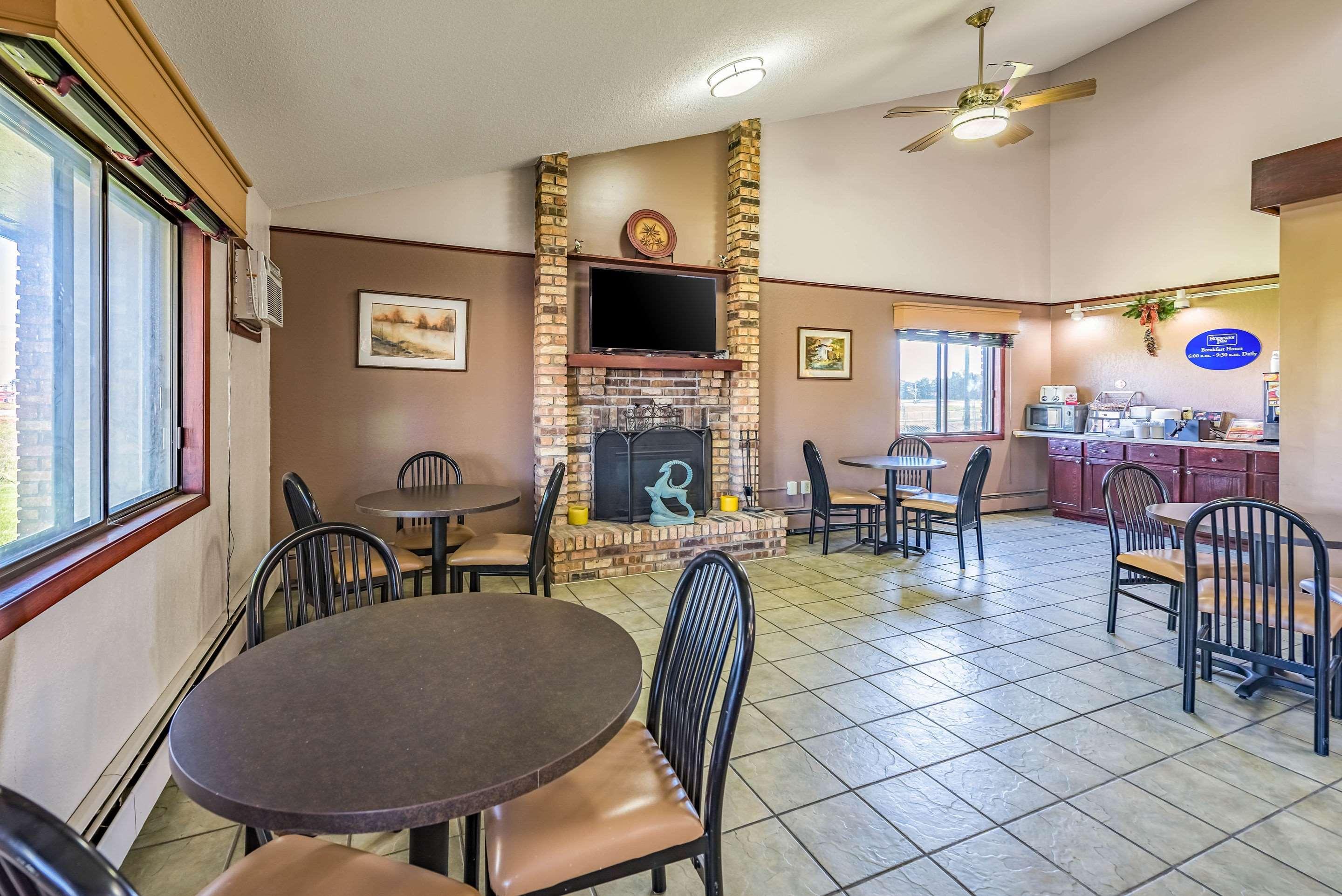 Rodeway Inn Saint Joseph Exterior foto